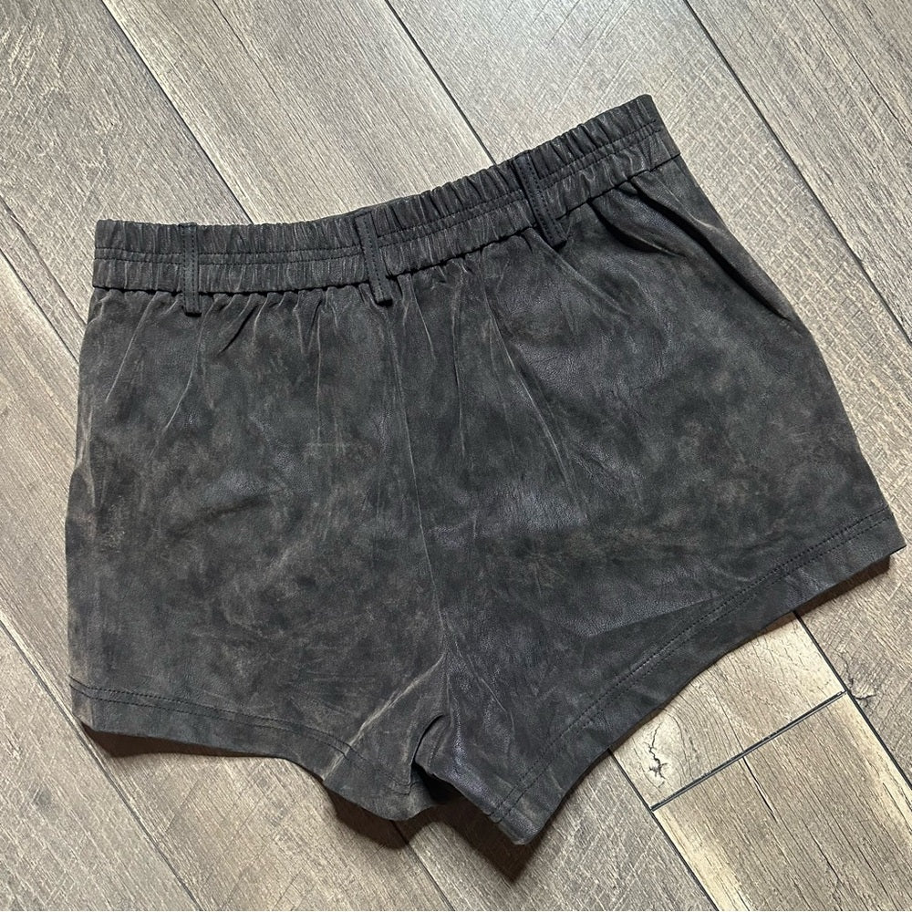 NWT 🖤 Free People Roma Vegan Suede Shorts