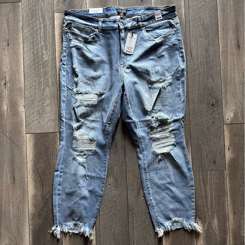 Judy Blue Plus Size Mid Rise Monroe Distressed Boyfriend Mom Jeans