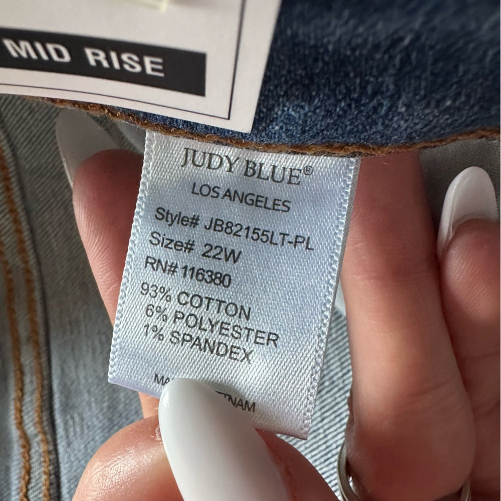 Judy Blue Plus Size Mid Rise Monroe Distressed Boyfriend Mom Jeans