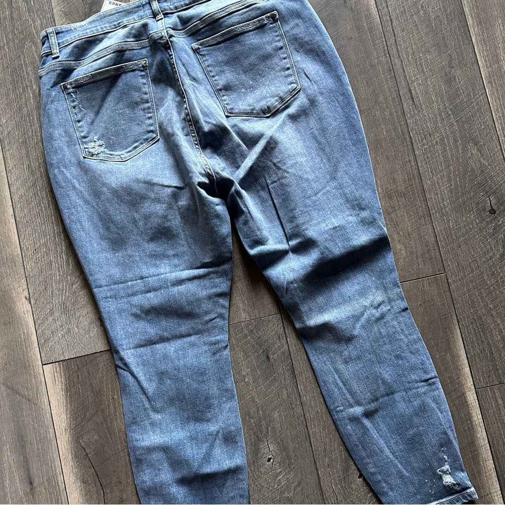 Judy Blue Distressed Skinny Fit Jeans