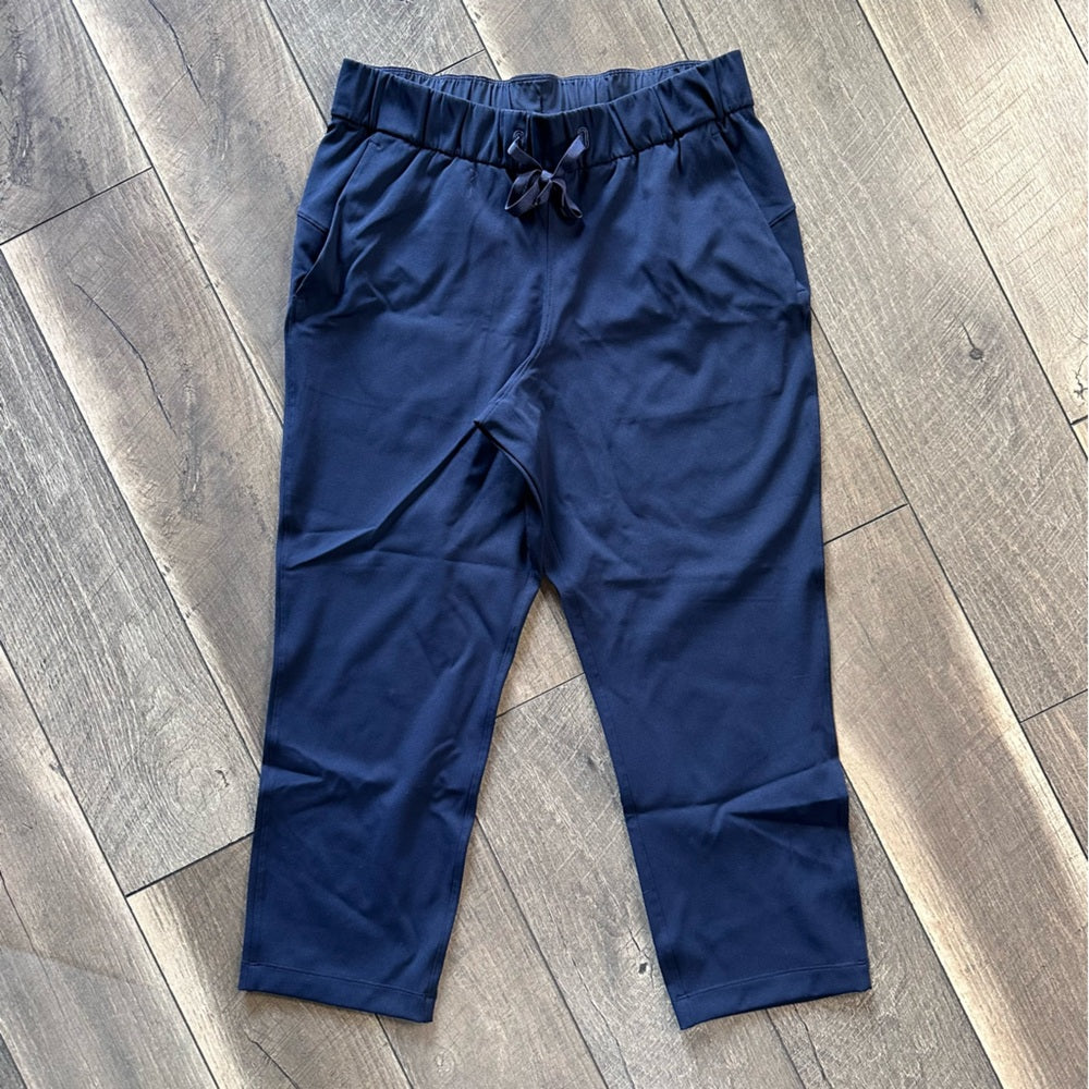 Lululemon On the Fly Crop *23"