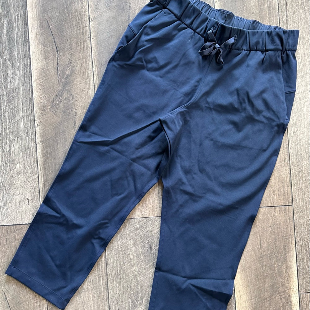Lululemon On the Fly Crop *23"