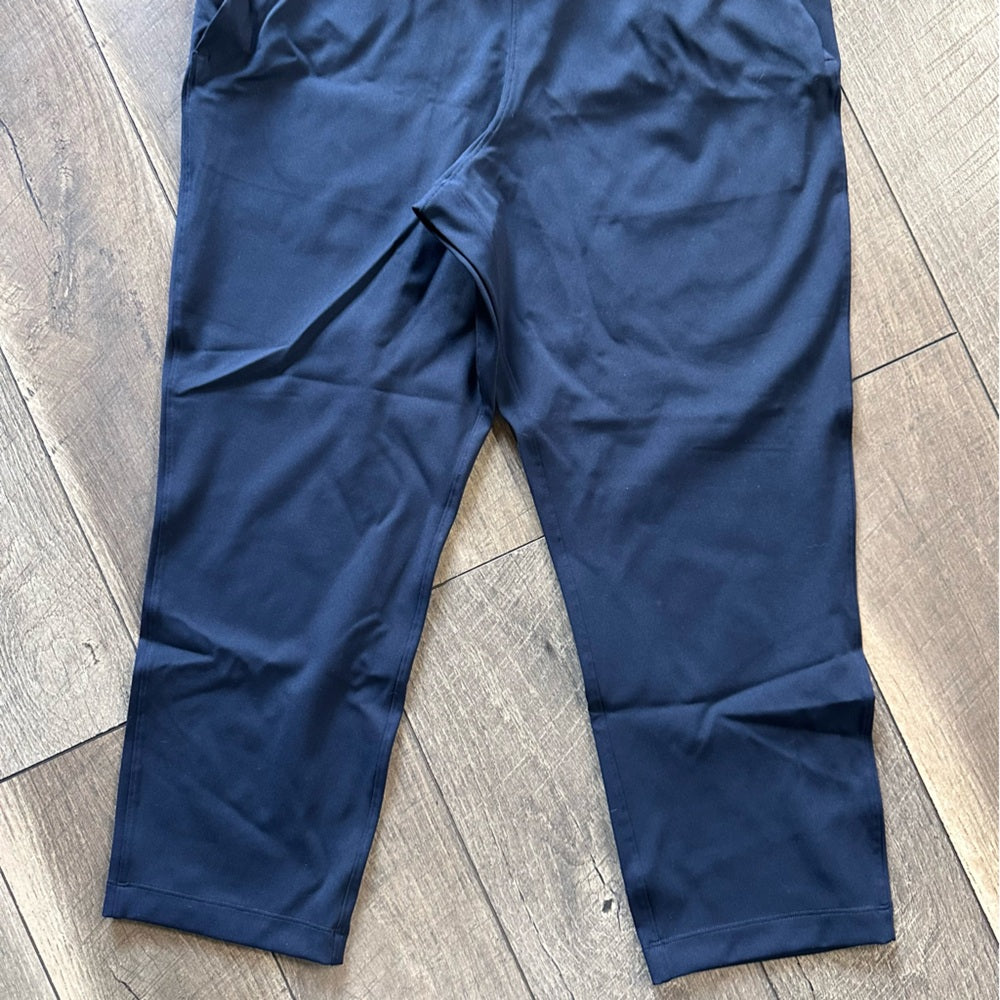 Lululemon On the Fly Crop *23"