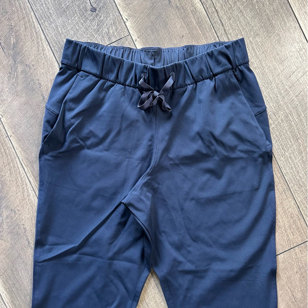 Lululemon On the Fly Crop *23"