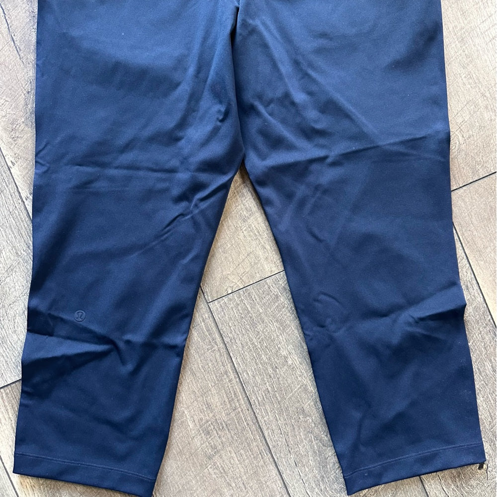 Lululemon On the Fly Crop *23"