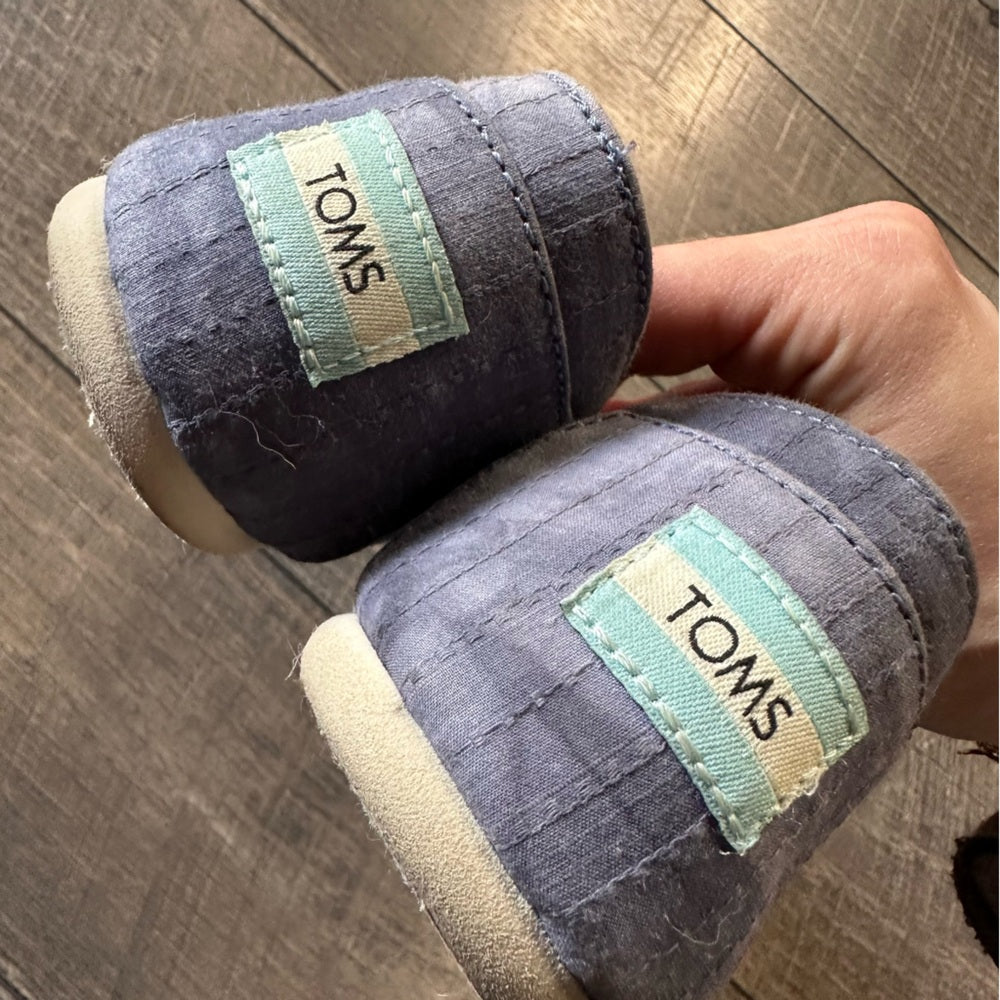Toms Shoes