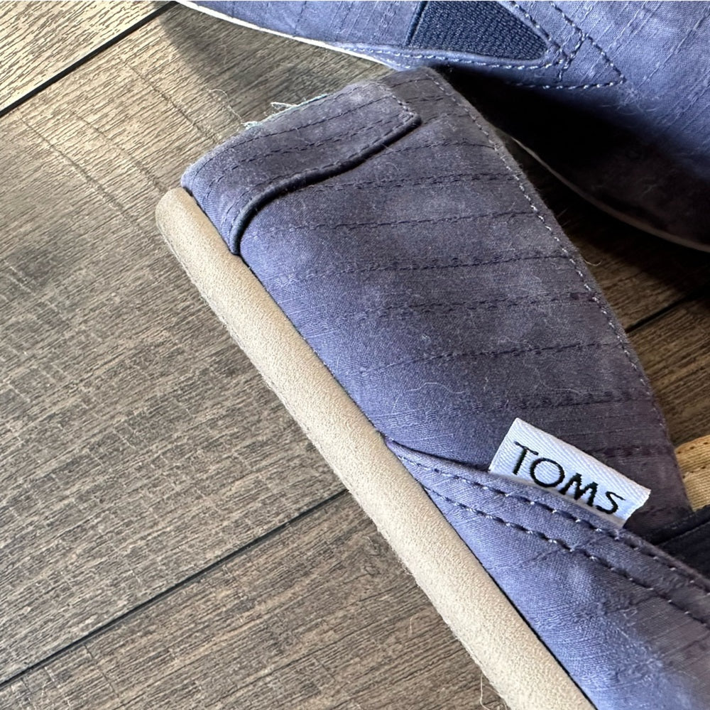 Toms Shoes