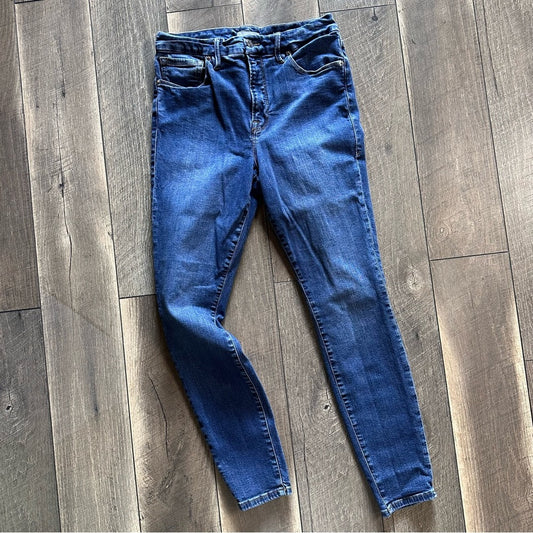 Good American Good Legs Skinny Jeans