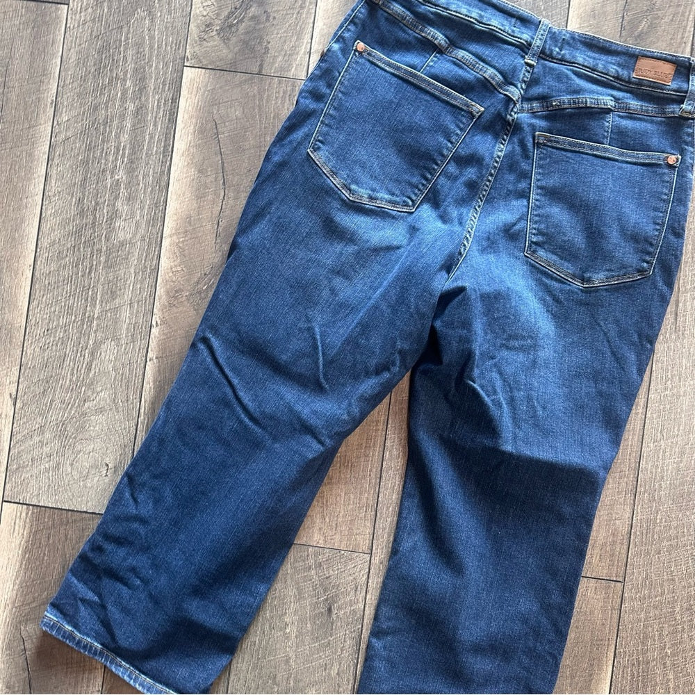 Judy Blue Hi Rise Crop Straight Leg Jeans