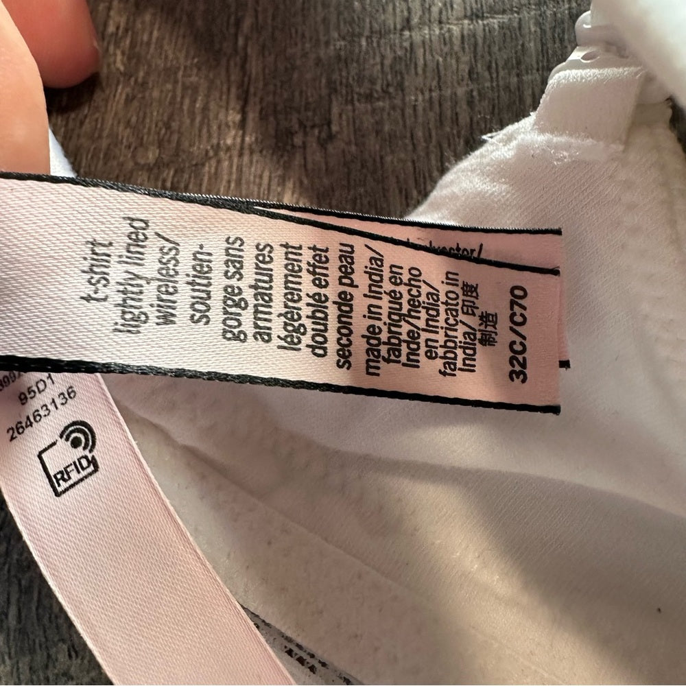 Victoria’s Secret T-Shirt Lined Bra