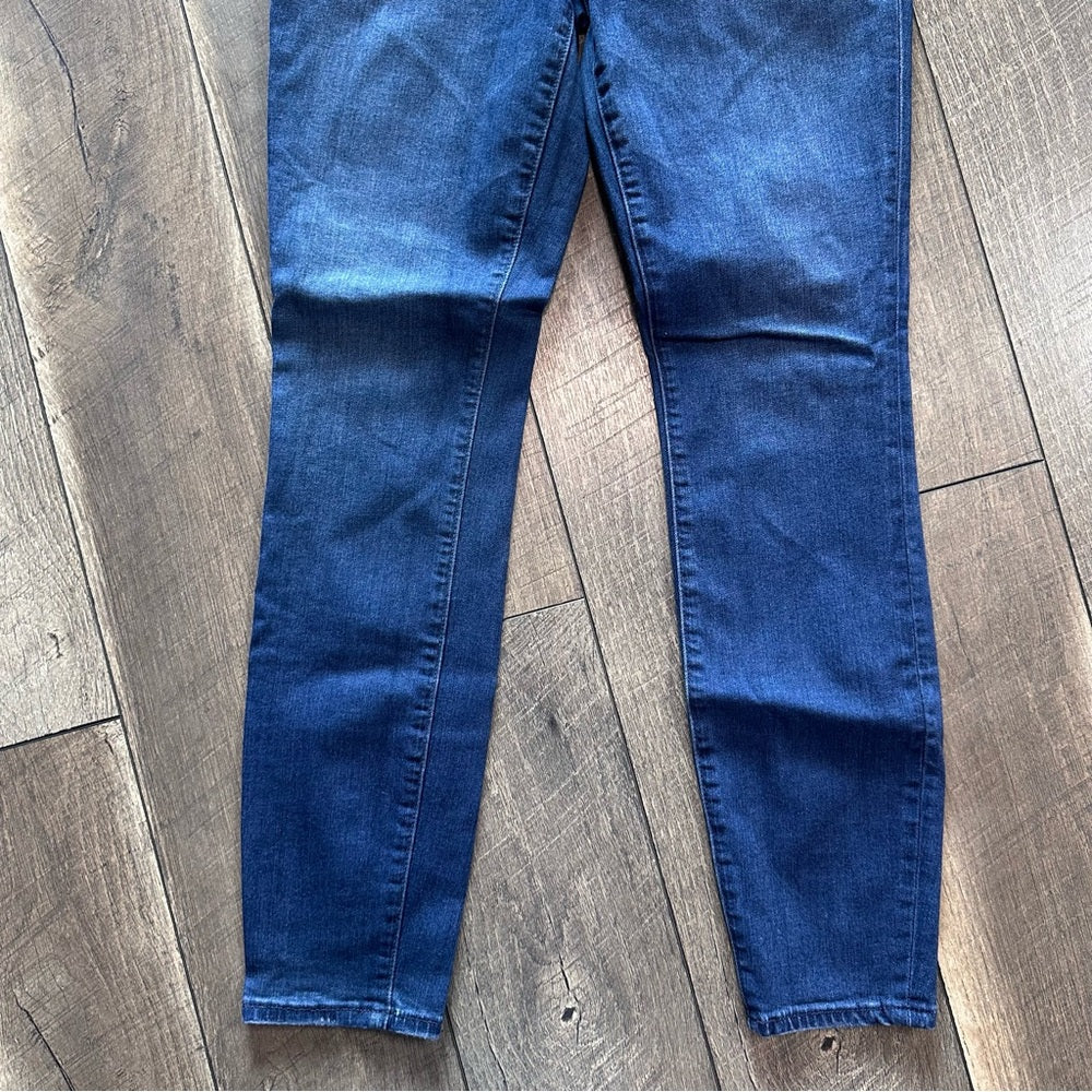 Good American Good Legs Skinny Jeans