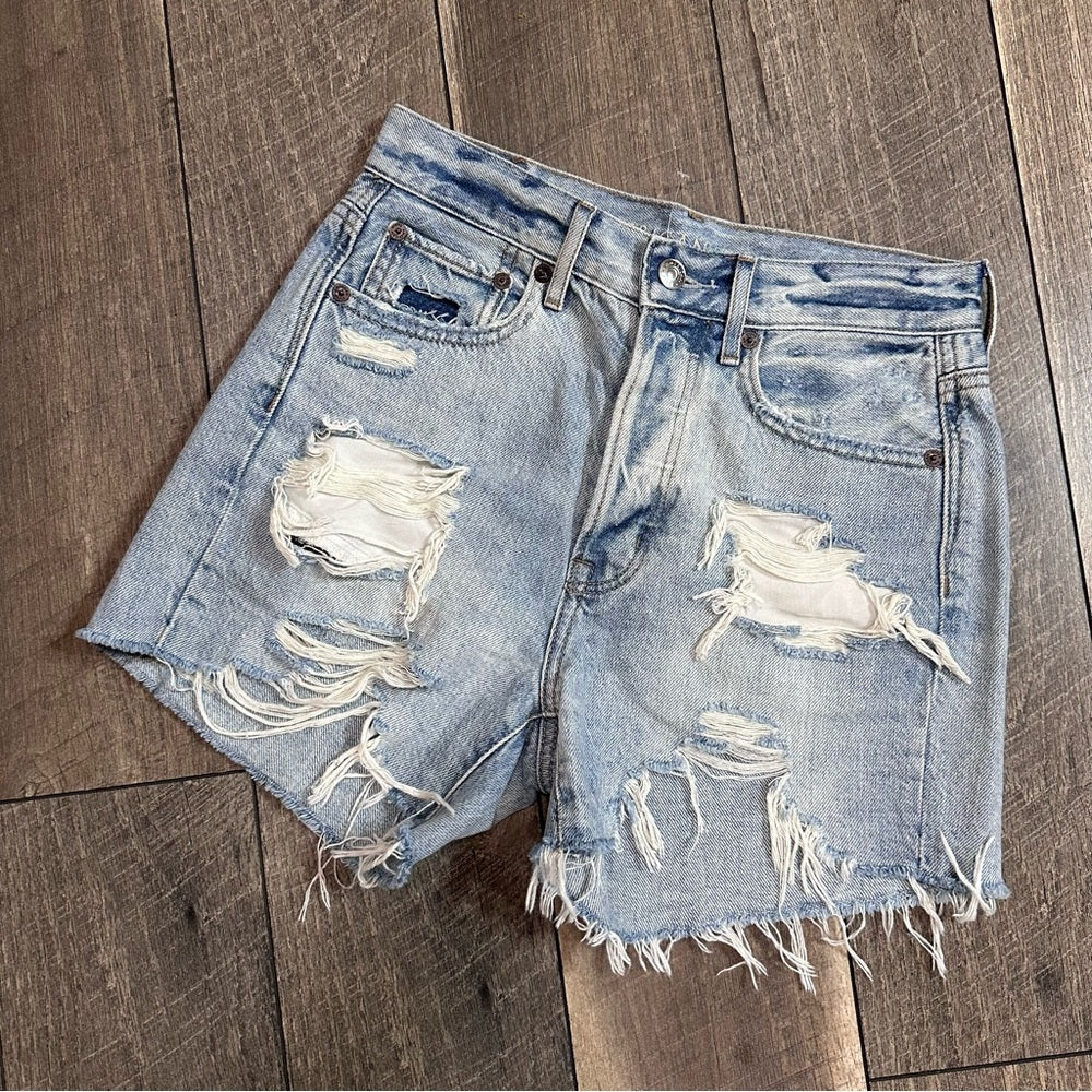 American Eagle 90’s Boyfriend Shorts