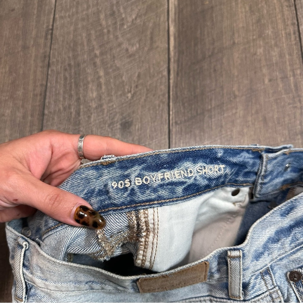 American Eagle 90’s Boyfriend Shorts