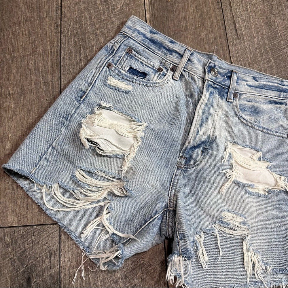 American Eagle 90’s Boyfriend Shorts