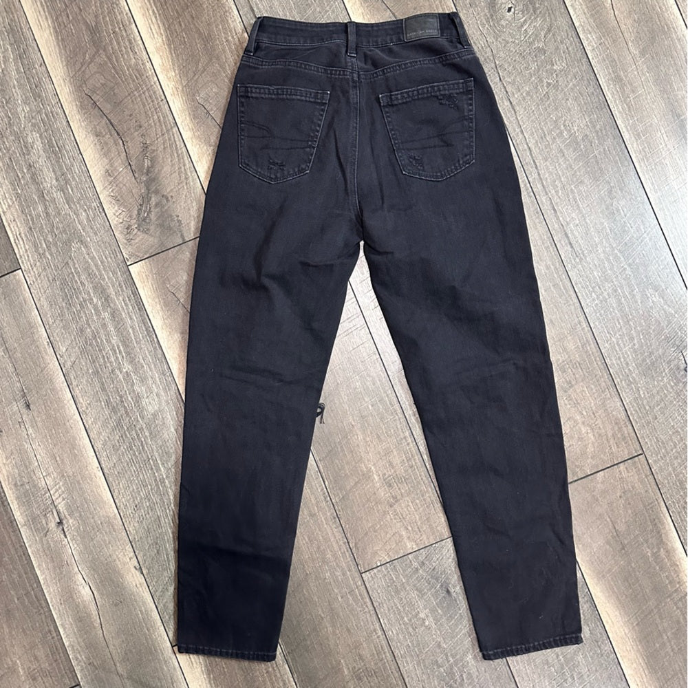 American Eagle Black Mom Straight Jeans