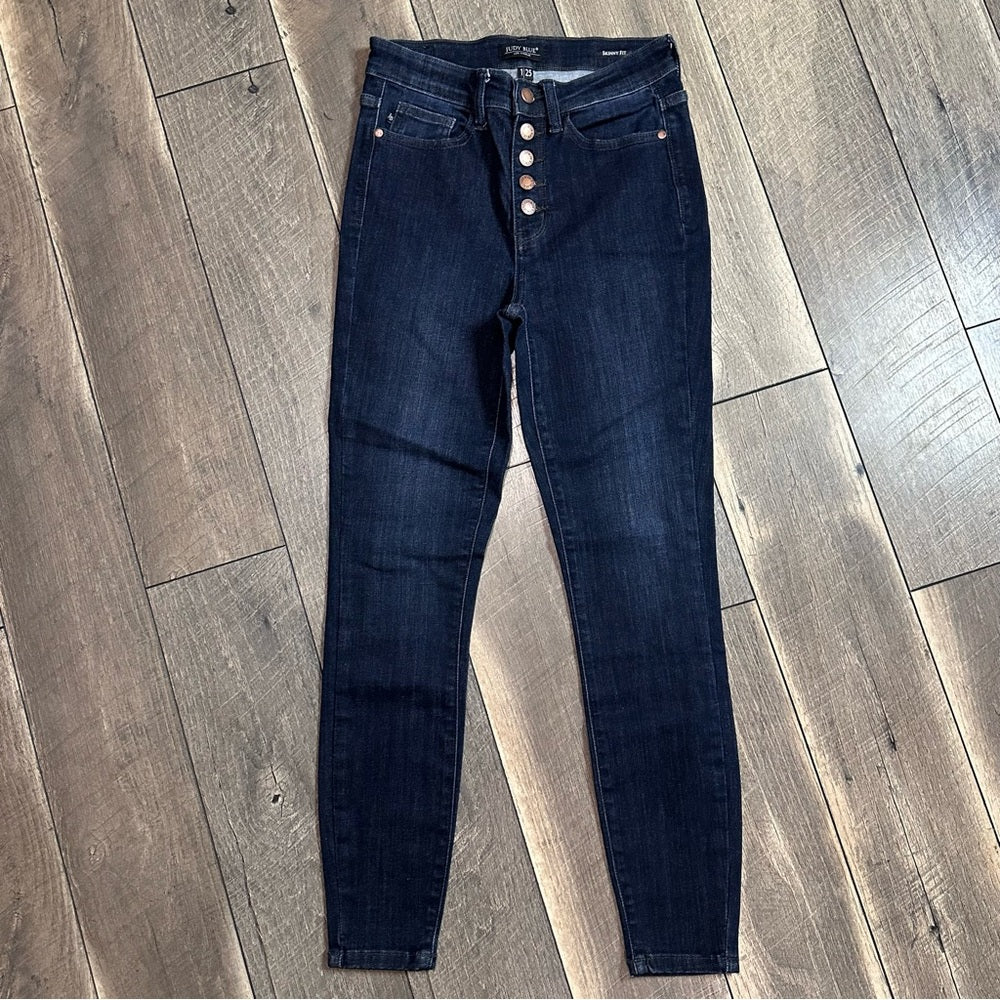 Judy Blue Buttonfly Skinny Jeans