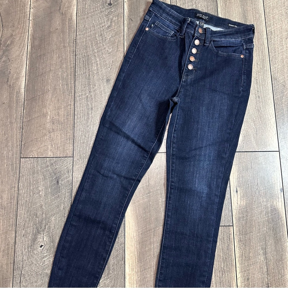 Judy Blue Buttonfly Skinny Jeans