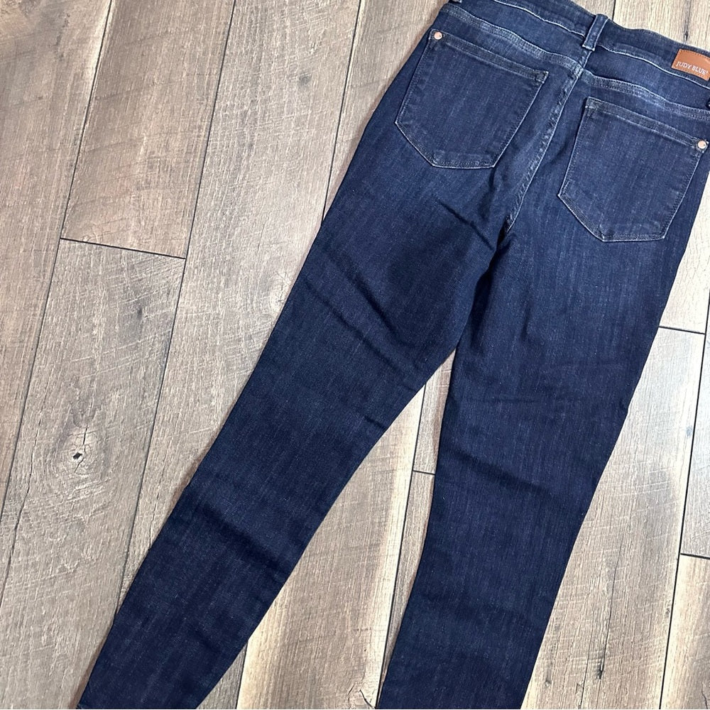 Judy Blue Buttonfly Skinny Jeans