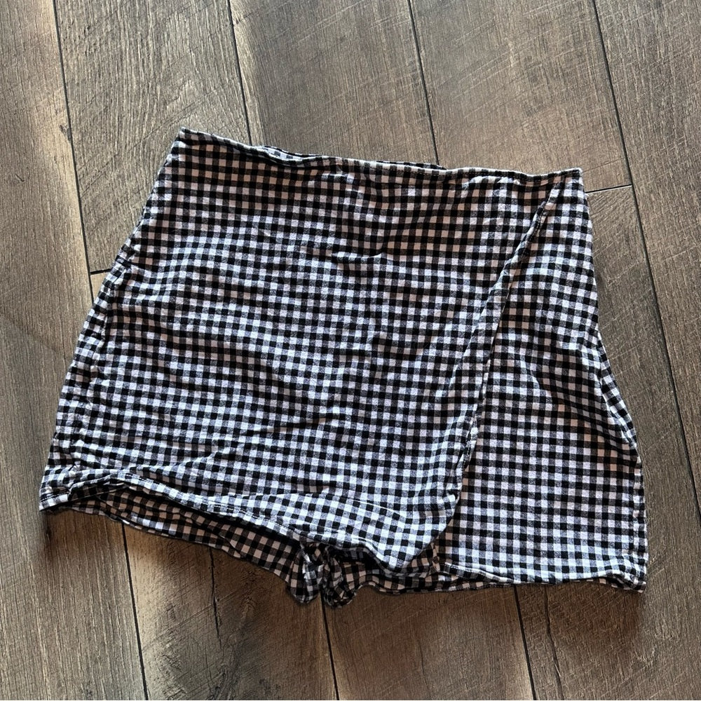 Hollister Ultra Hi Rise Checkered Skort