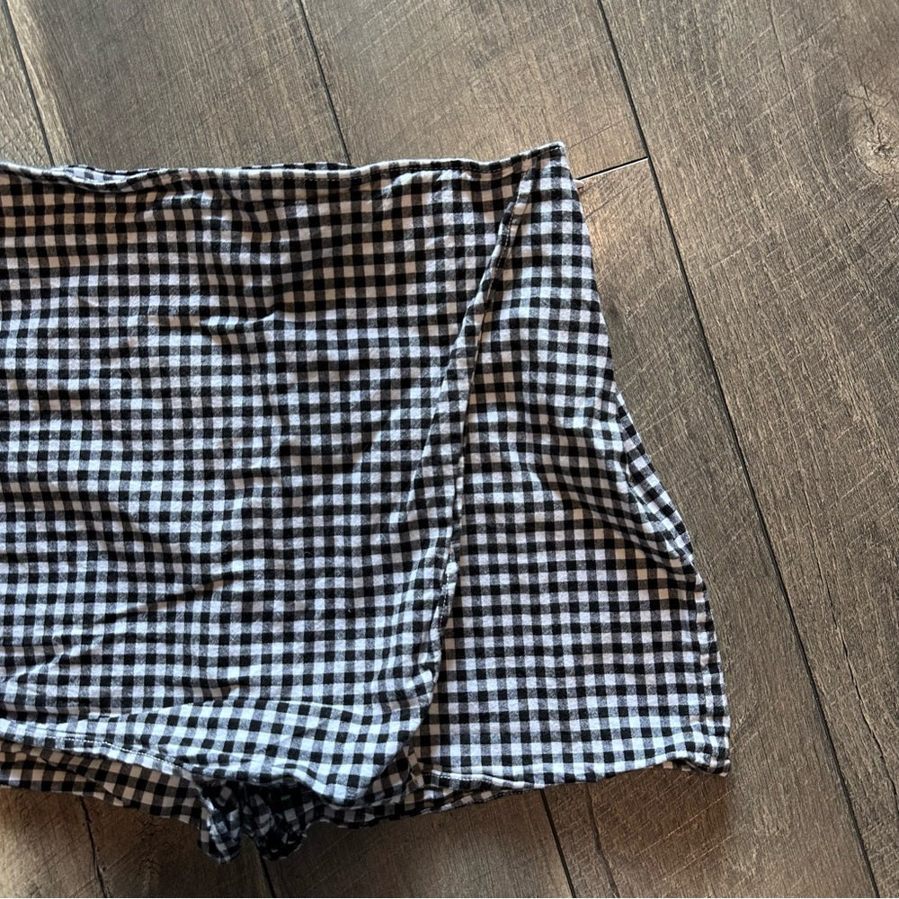 Hollister Ultra Hi Rise Checkered Skort