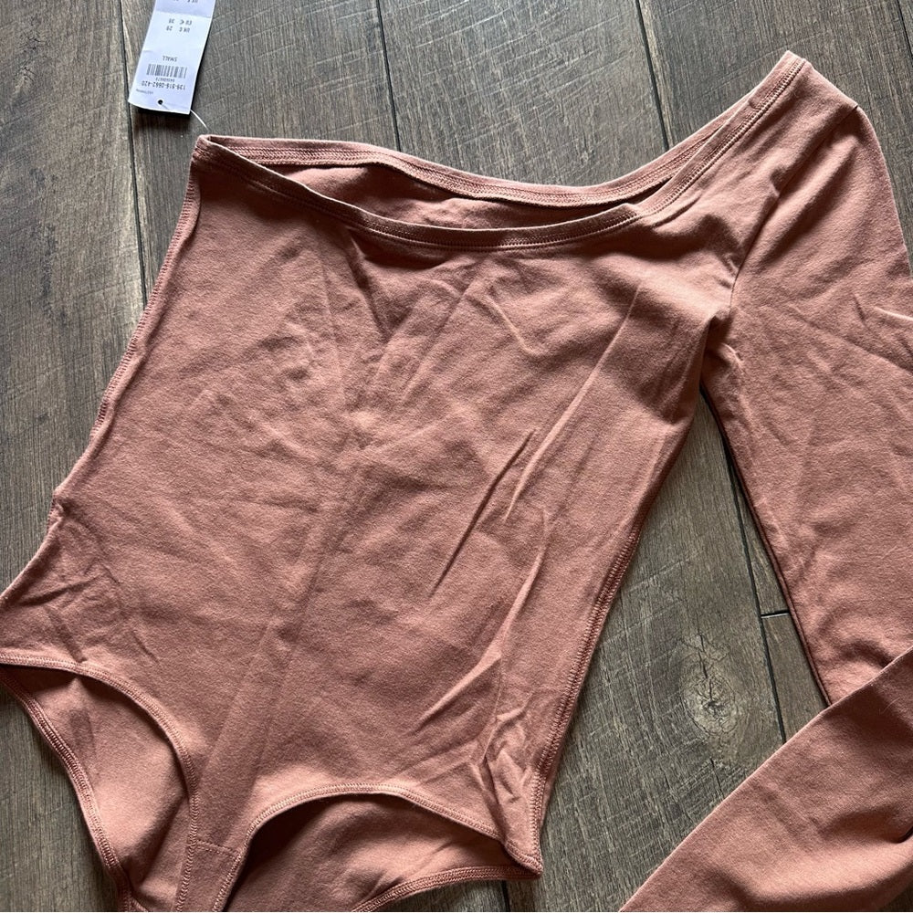 Abercrombie & Fitch Single Sleeve Bodysuit