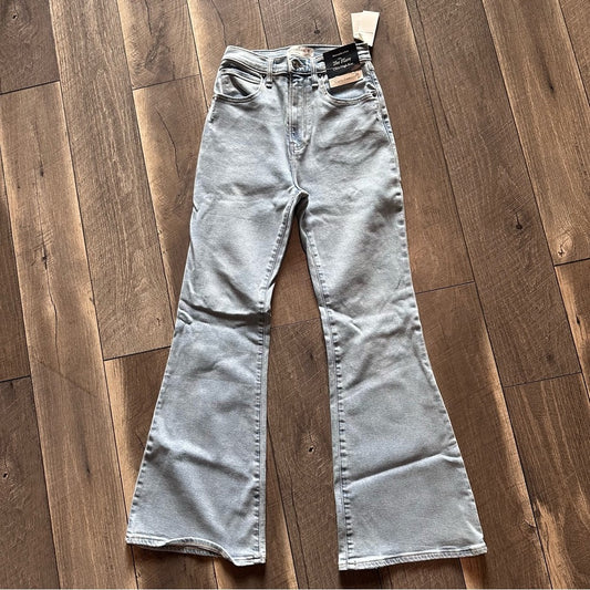 Abercrombie & Fitch Curve Love The Flare Jeans