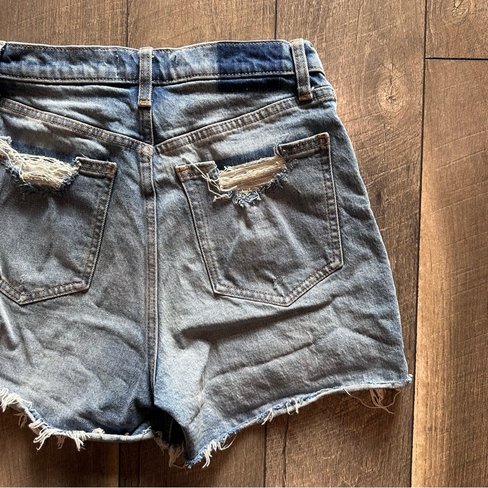 Abercrombie & Fitch Hi Rise 4” Shorts