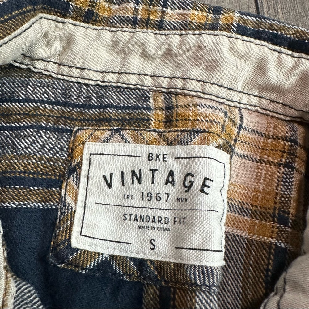 BKE Vintage Standard Fit Button Down