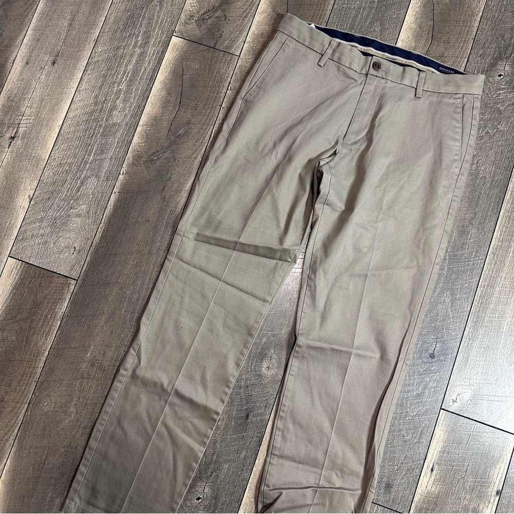 Dockers Straight Signature Khaki Pants