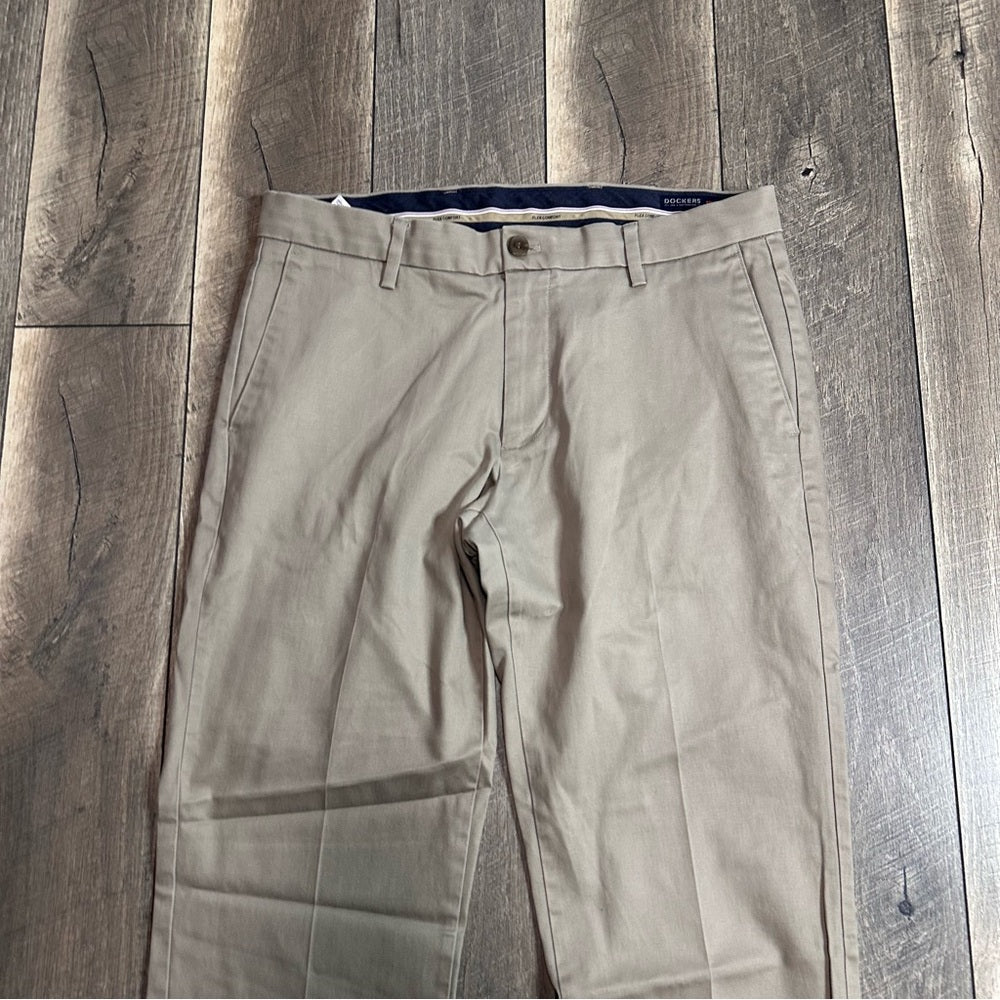 Dockers Straight Signature Khaki Pants
