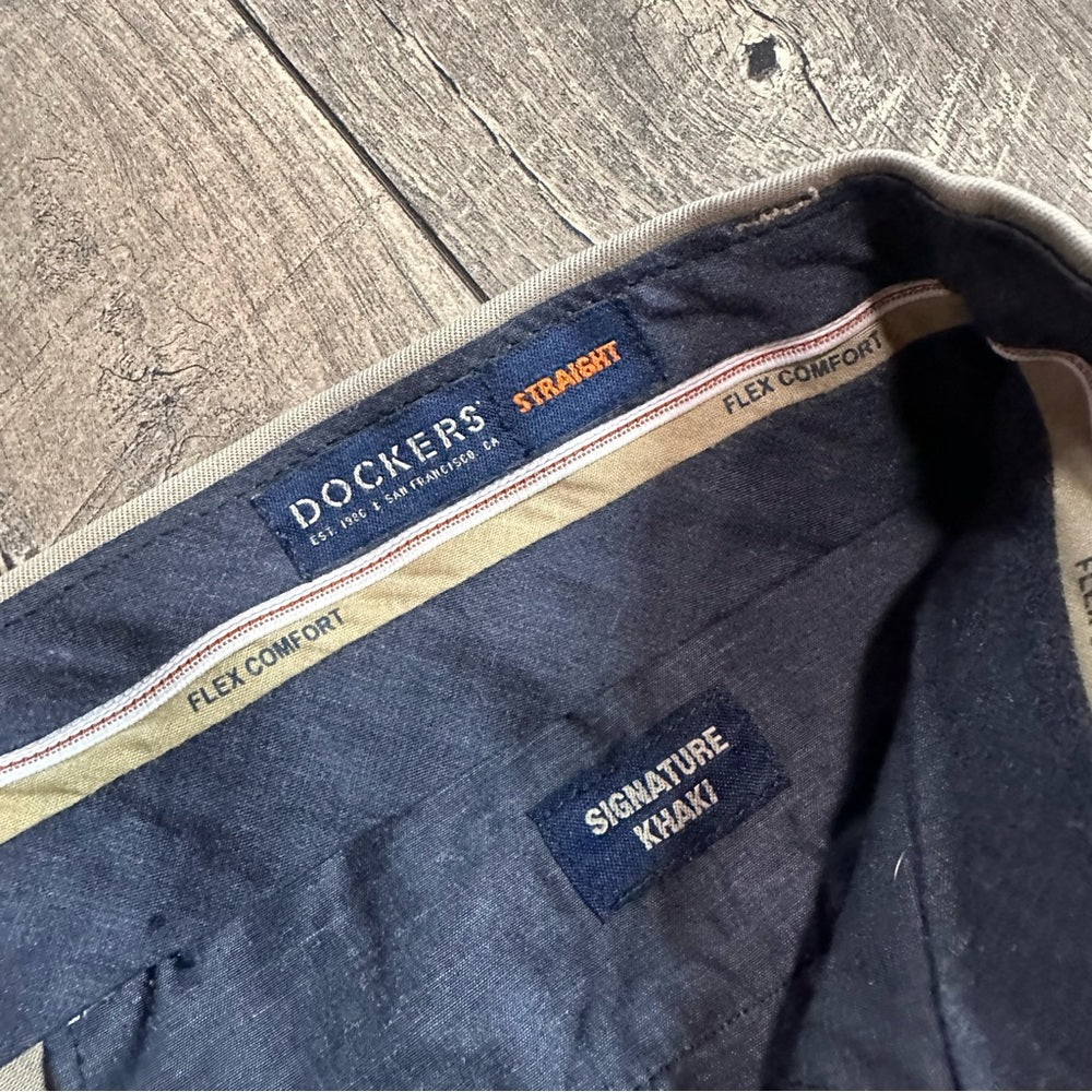Dockers Straight Signature Khaki Pants