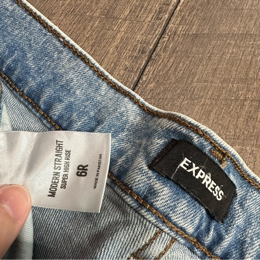 Express Modern Straight Jeans