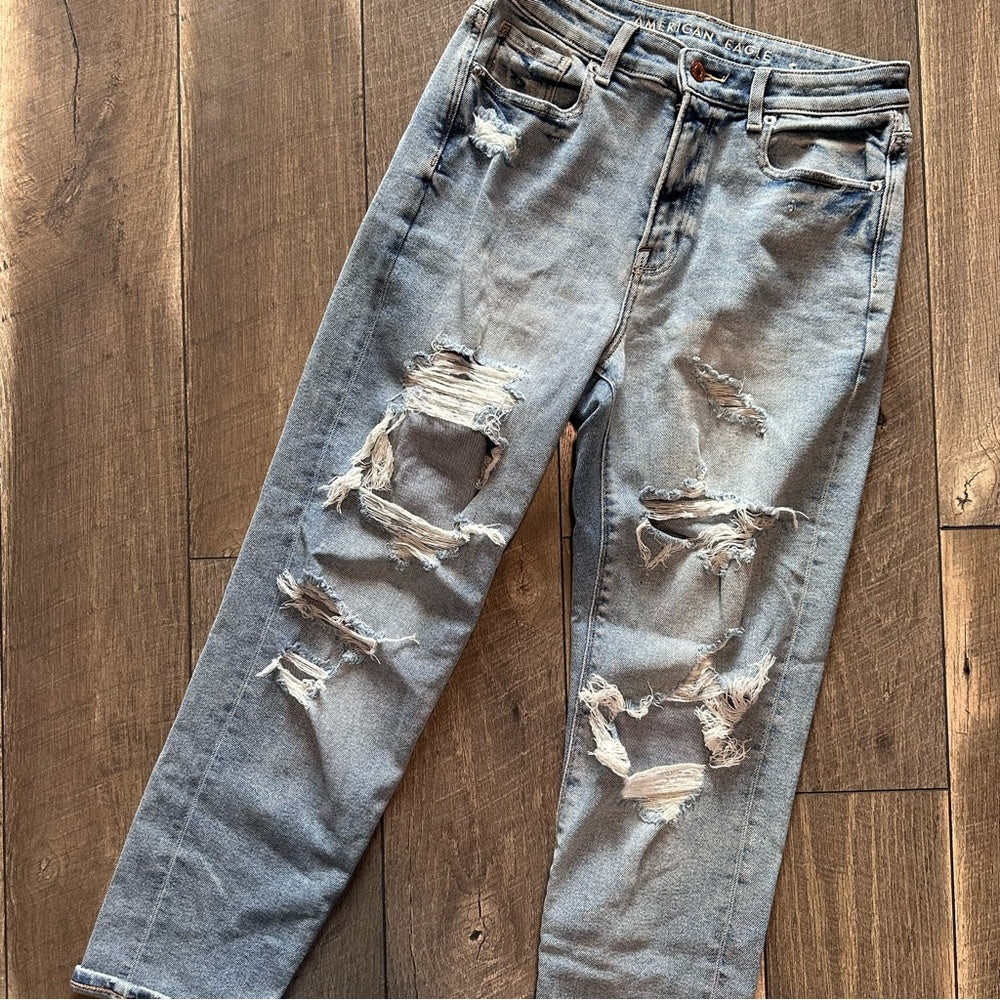 American Eagle Mom Jeans