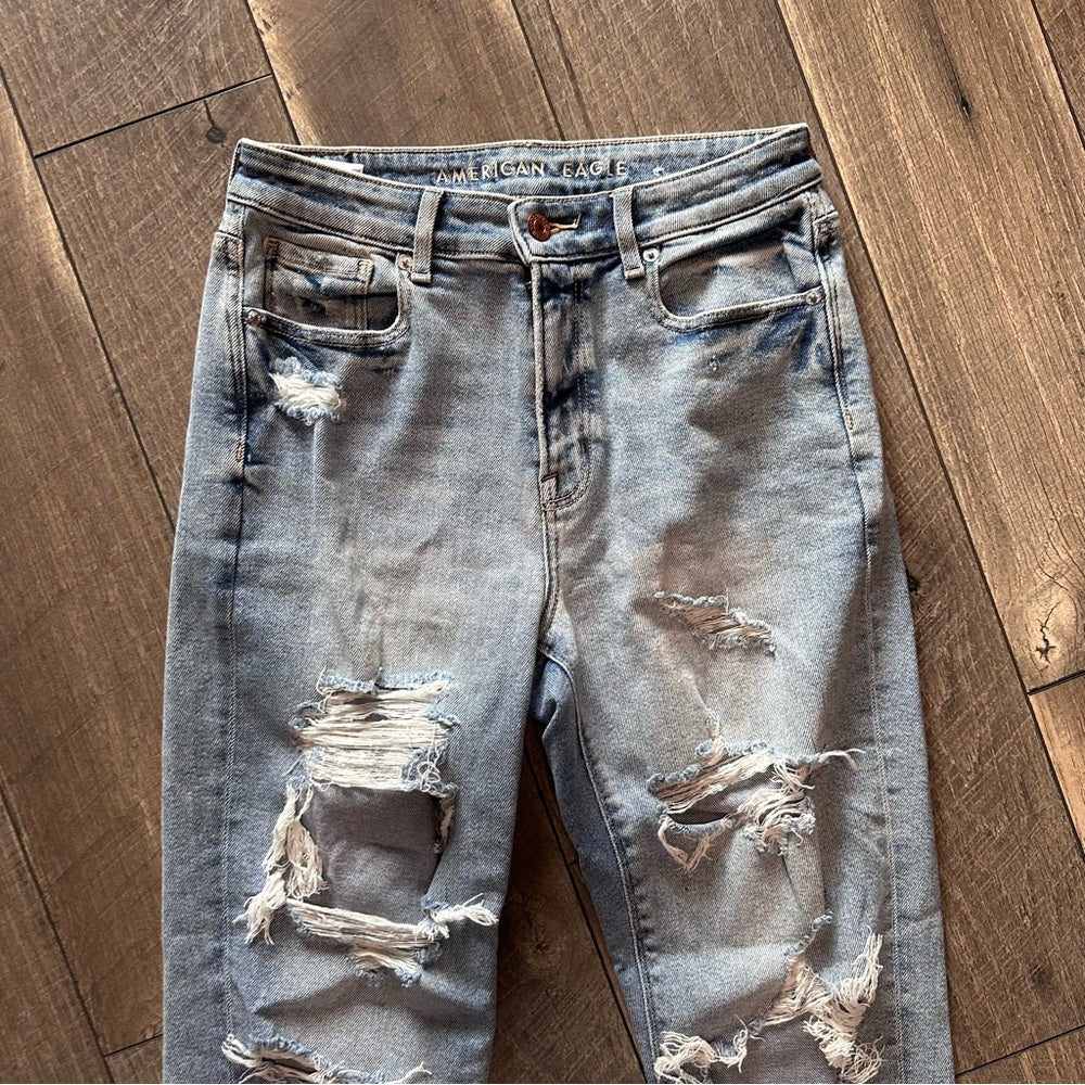 American Eagle Mom Jeans
