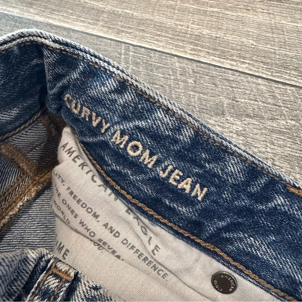 American Eagle Curvy Mom Jeans