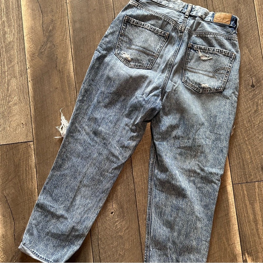 American Eagle Curvy Mom Jeans