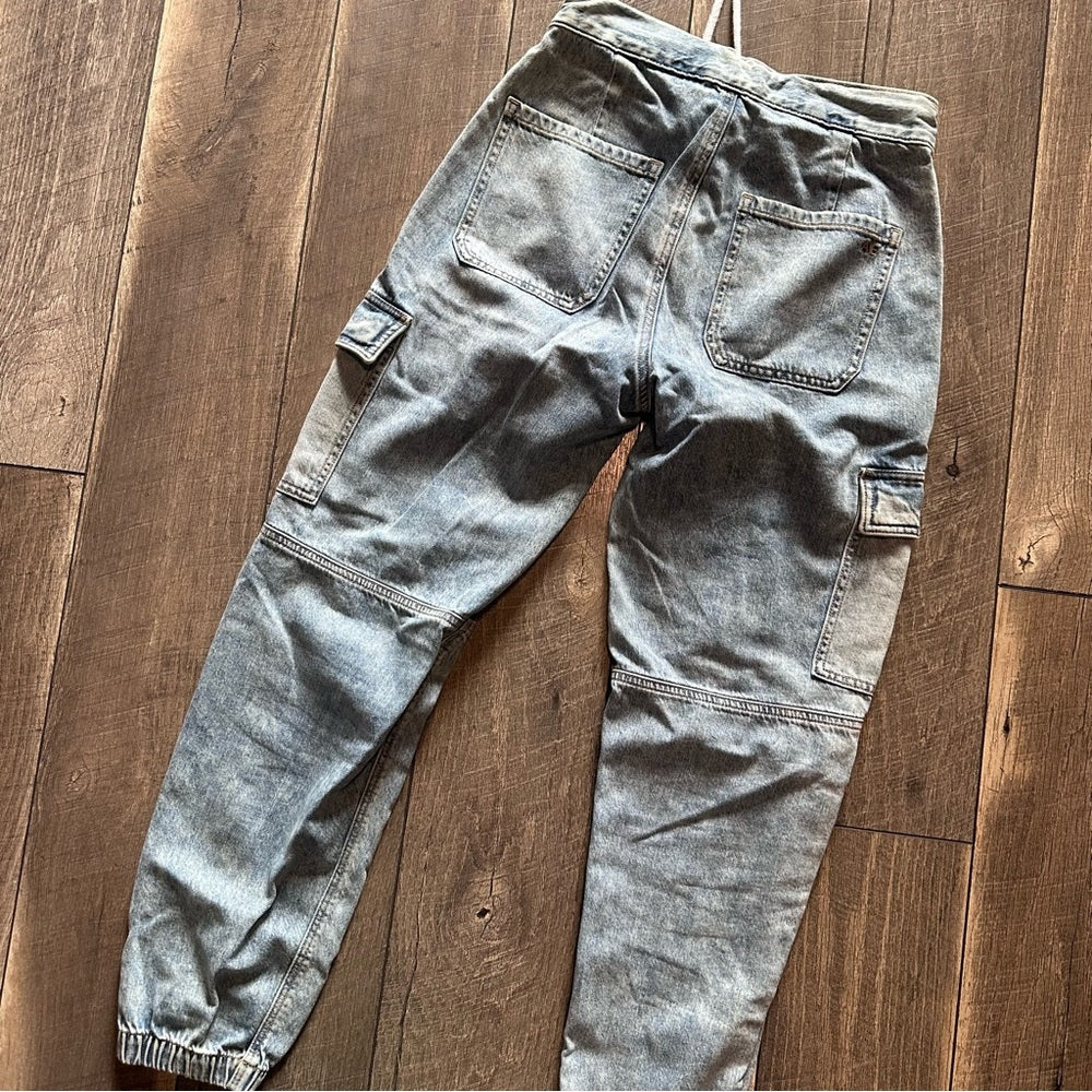 American Eagle Cargo Joggers
