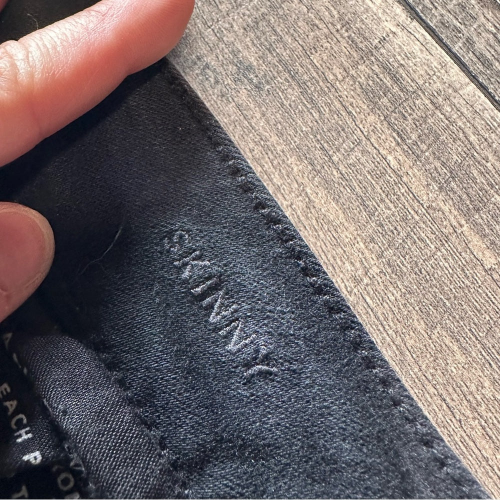 American Eagle Mid Rise Black Skinny Jeans