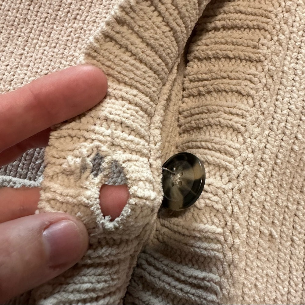 Abercrombie & Fitch Chunky Button Down Sweater