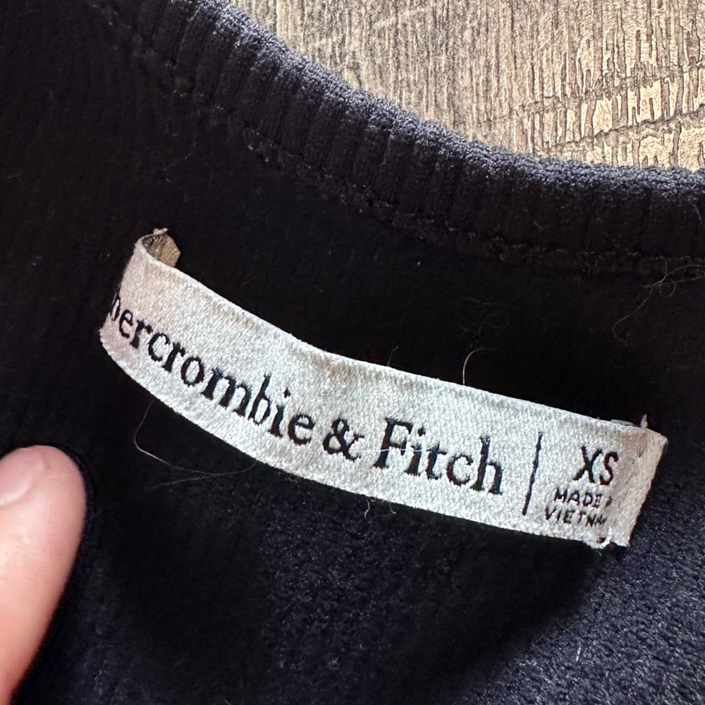 Abercrombie & Fitch Ribbed Button V Bodysuit