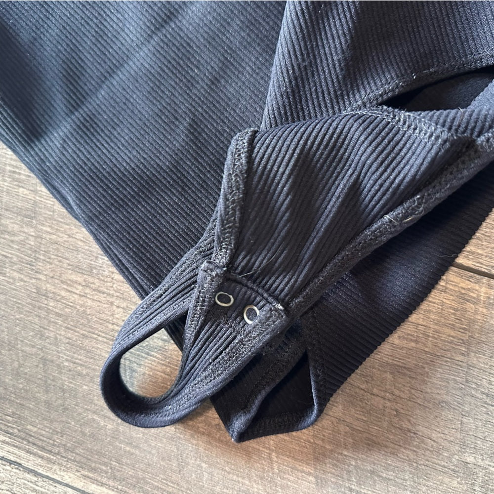 Abercrombie & Fitch Ribbed Button V Bodysuit