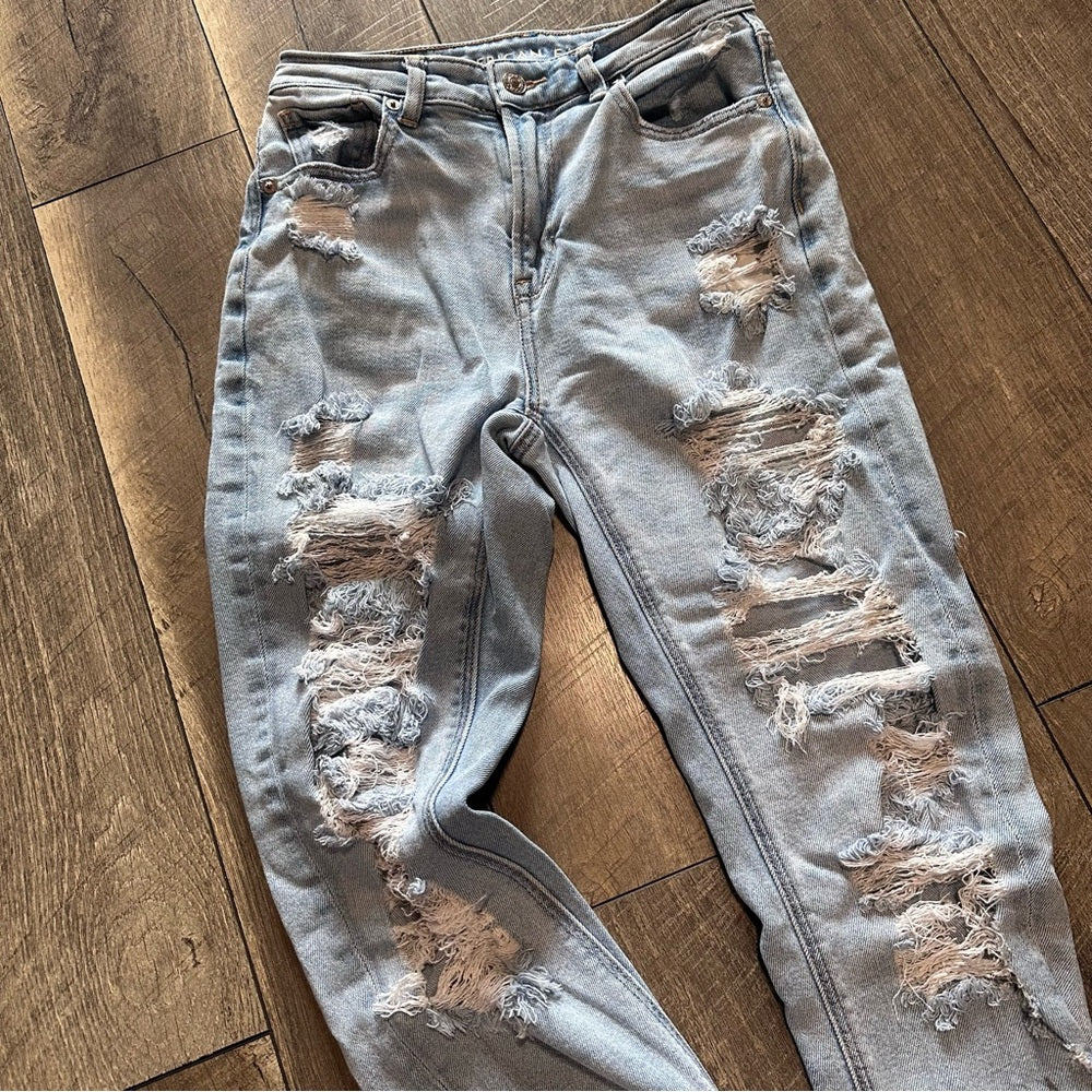 American Eagle Mom Jeans