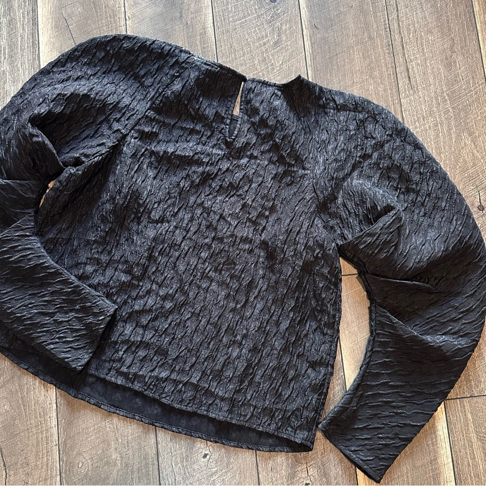 Express Puff Shoulder Top