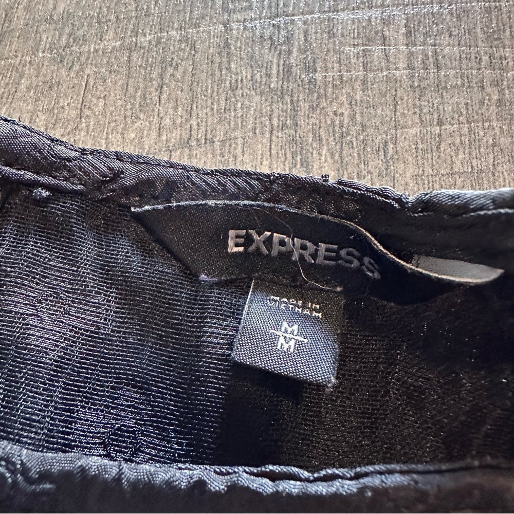 Express Puff Shoulder Top