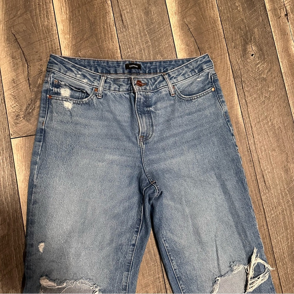 Express Mid Rise 90’s Ankle Boot Jeans