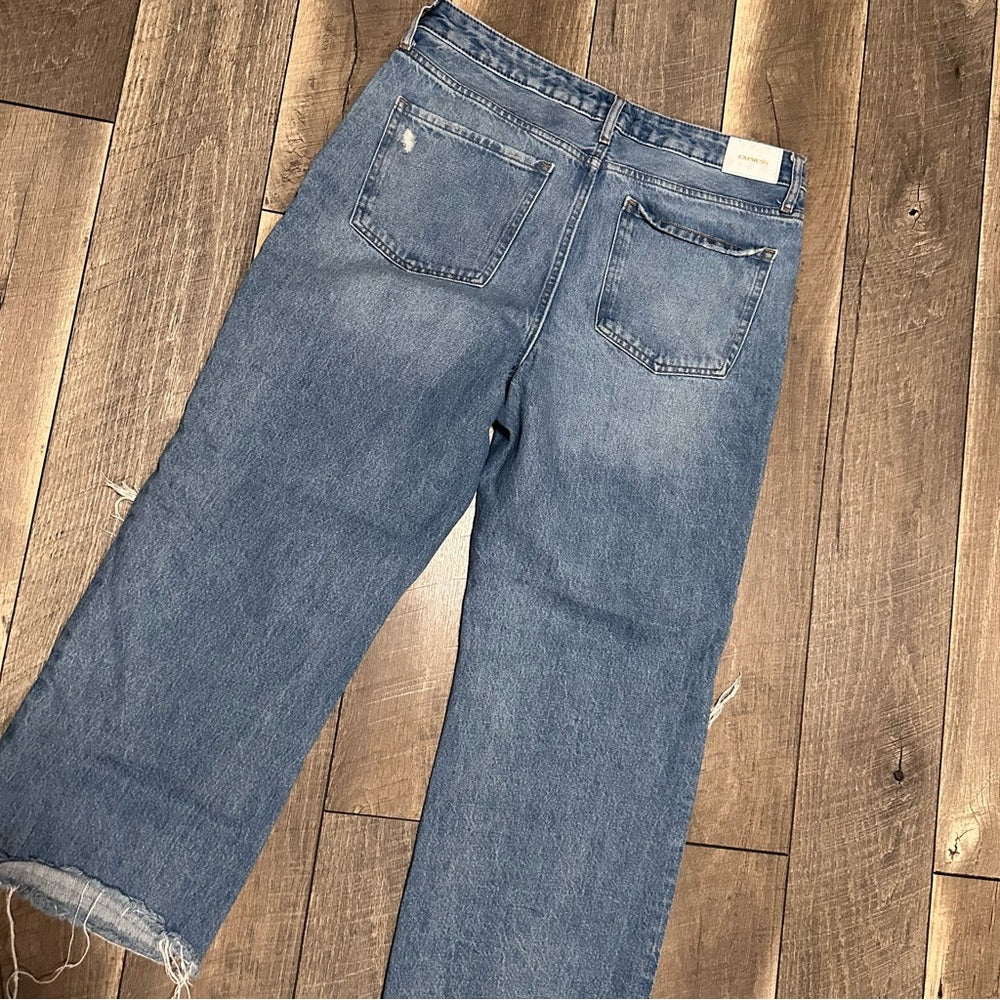 Express Mid Rise 90’s Ankle Boot Jeans