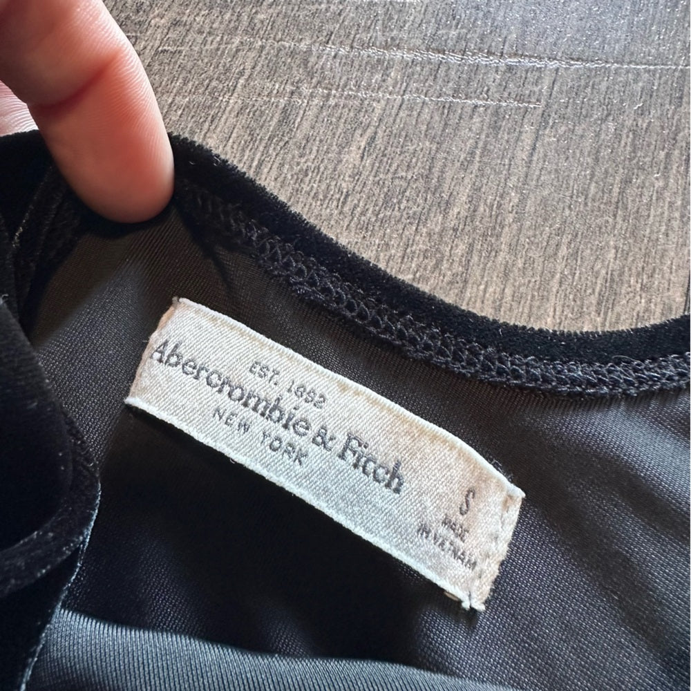 Abercrombie & Fitch Velour Green Long Sleeve Crop Top