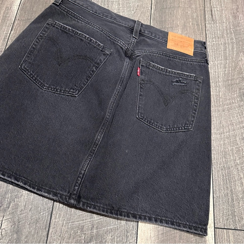 Levi’s Hi Rise Deconstructed Mini Skirt