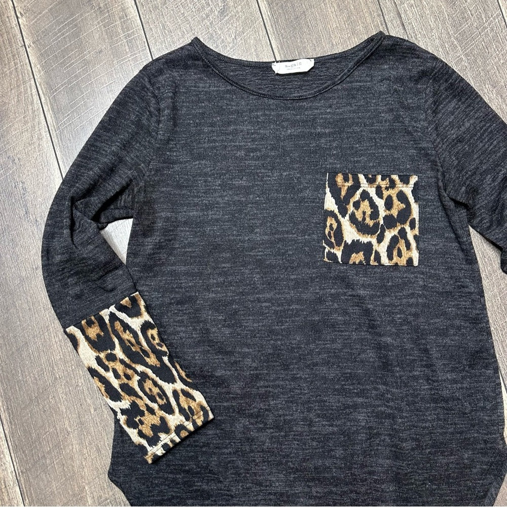 A. Gain Leopard Detail Heathered Long Sleeve