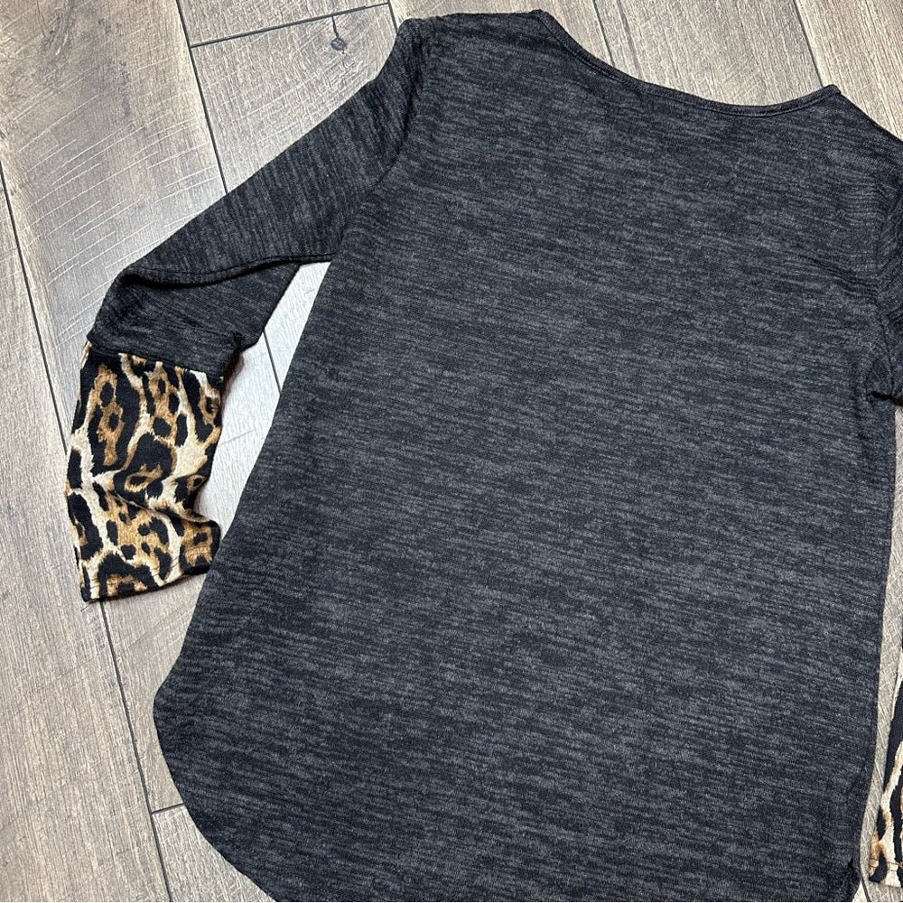 A. Gain Leopard Detail Heathered Long Sleeve